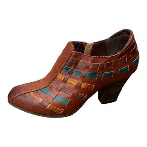 L’Artiste by Springstep Women’s 38 (7.5-8 US) Brown Blue Leather Woven Booties